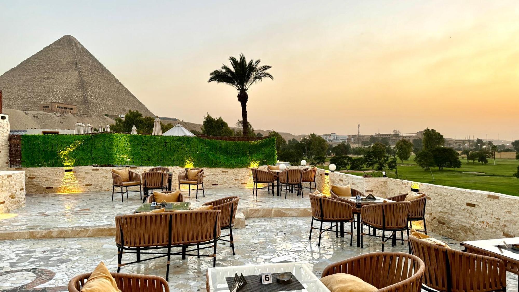 Golf Pyramids View Hotel Kafrat al Jabal Bagian luar foto