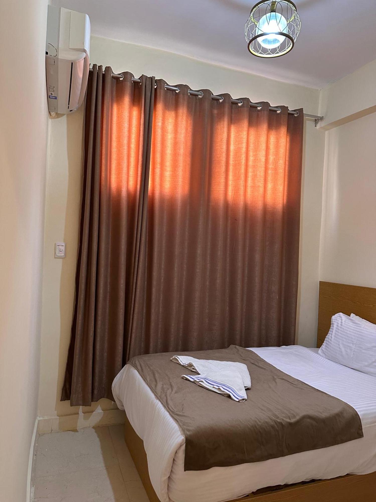 Golf Pyramids View Hotel Kafrat al Jabal Bagian luar foto