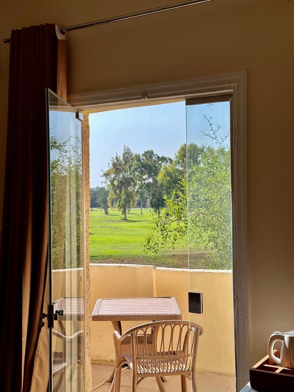 Golf Pyramids View Hotel Kafrat al Jabal Bagian luar foto